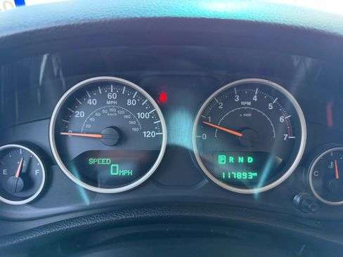 Used 2016 Jeep Wrangler Unlimited Sahara AWD/4WD image 16