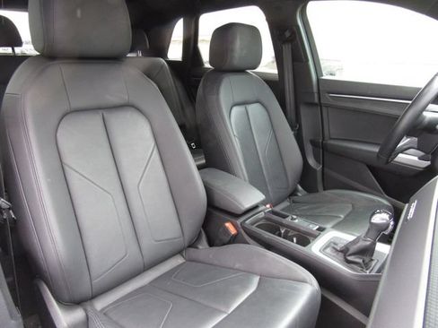 Used 2022 Audi Q3 2.0T Premium w/ Convenience Package AWD/4WD image 19