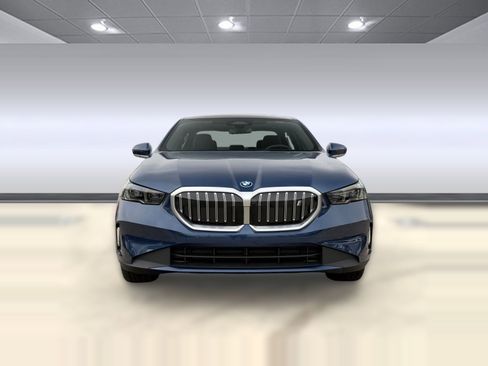 New 2026 BMW i5 eDrive40 w/ Premium Package image 5