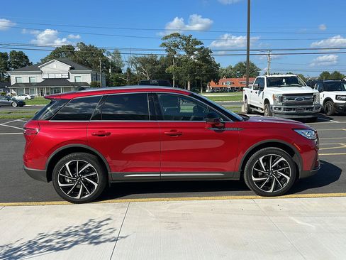 Used 2024 Lincoln Corsair Reserve w/ Equipment Group 201A FWD image 4