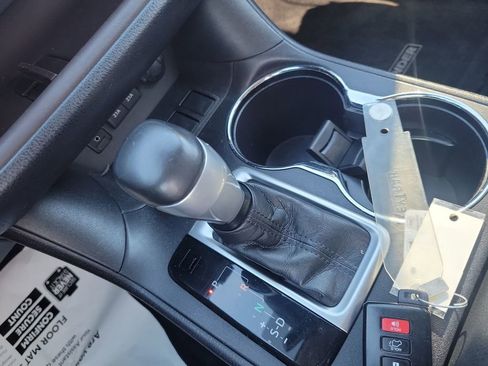 Used 2018 Toyota Highlander Limited Platinum image 26