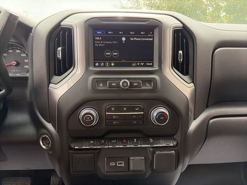 Used 2024 Chevrolet Silverado 1500 Custom Trail Boss w/ Dark Appearance Package AWD/4WD image 10