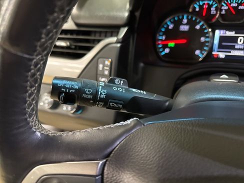 Used 2015 Chevrolet Suburban LTZ image 20