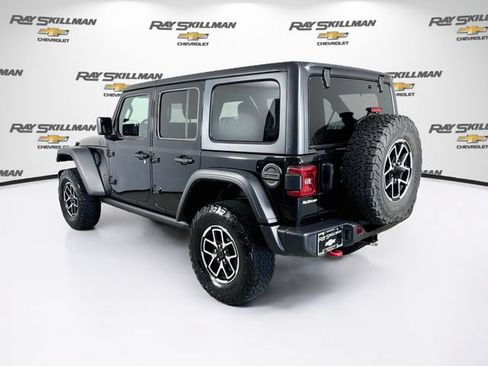 Used 2025 Jeep Wrangler Unlimited Rubicon AWD/4WD image 5