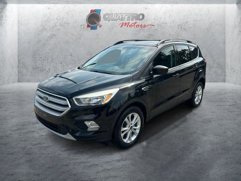 Used 2018 Ford Escape SE w/ SE Sync 3 Package AWD/4WD image 1