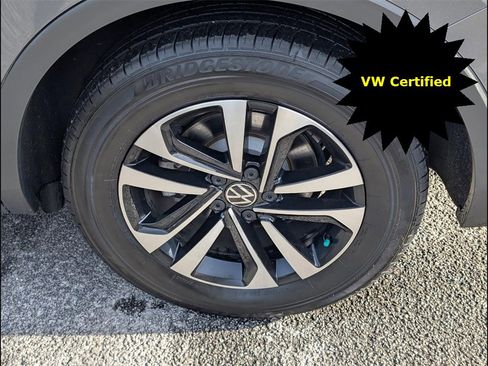 Certified 2024 Volkswagen Tiguan S w/ MDO Package, Three-Row image 22