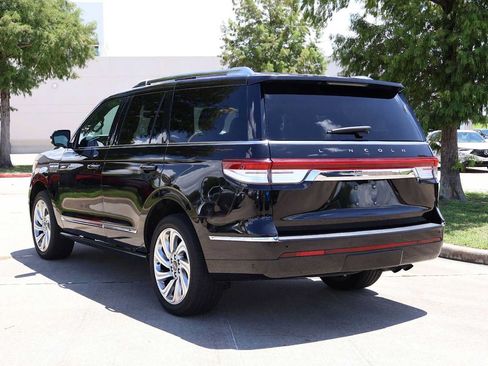 Used 2024 Lincoln Navigator Reserve AWD/4WD image 4