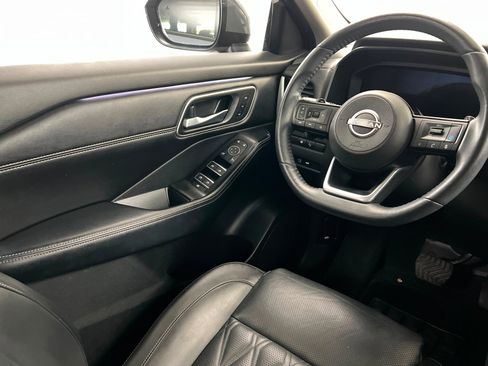 Used 2024 Nissan Rogue Platinum w/ Platinum Premium Package AWD/4WD image 12