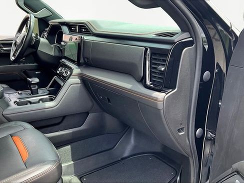 Used 2022 GMC Sierra 1500 AT4 w/ AT4 Preferred Package image 18