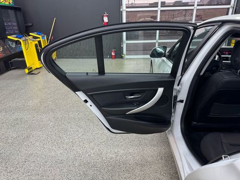 Used 2018 BMW 320i xDrive Sedan w/ Convenience Package image 12