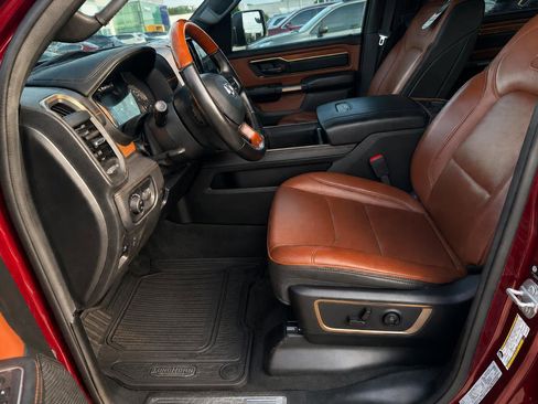Used 2022 RAM 1500 Limited w/ Body Color Bumper Group AWD/4WD image 4