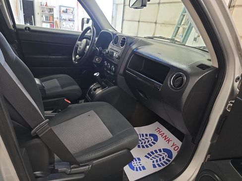 Used 2013 Jeep Patriot Latitude image 40