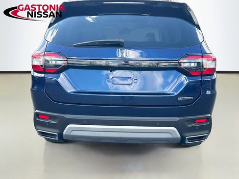 Used 2023 Honda Pilot Touring image 7