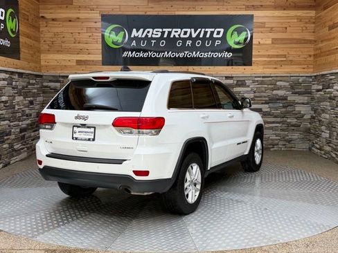 Used 2018 Jeep Grand Cherokee Laredo AWD/4WD image 11