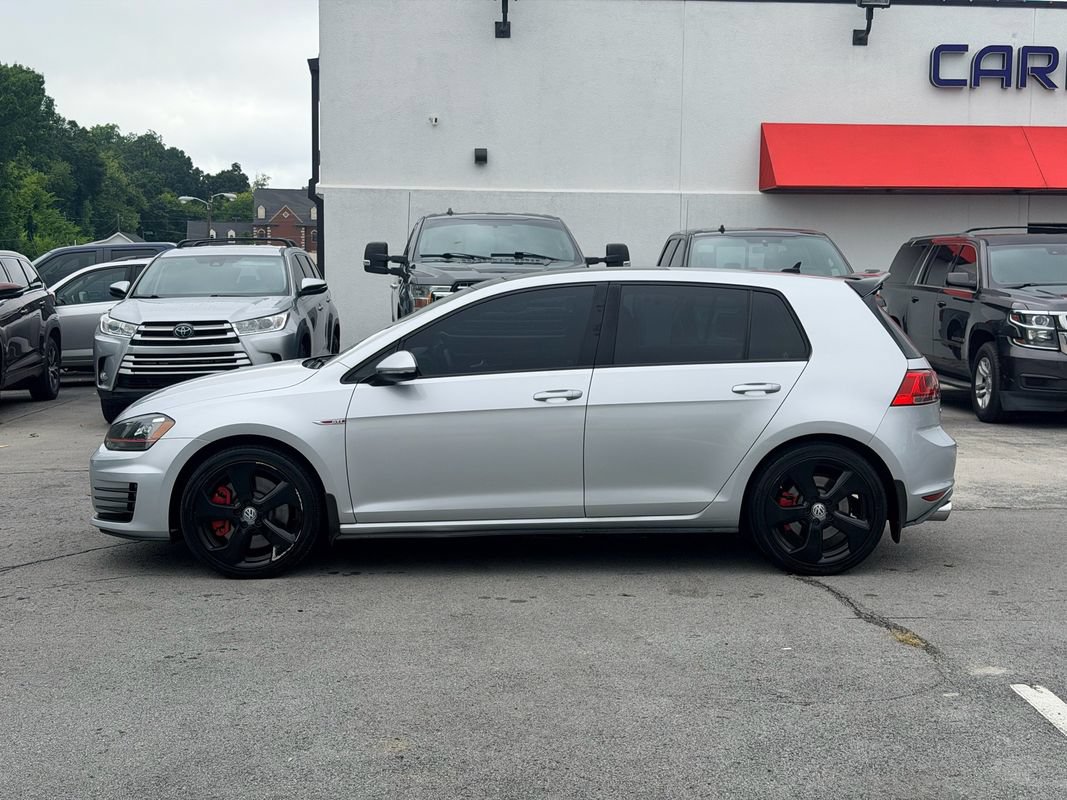 Used 2017 Volkswagen GTI SE FWD image 3