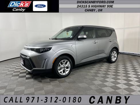 Used 2023 Kia Soul LX w/ Option Group 015 FWD image 1
