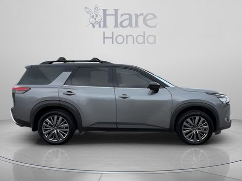 Used 2023 Nissan Pathfinder SL w/ SL Premium Package AWD/4WD image 6