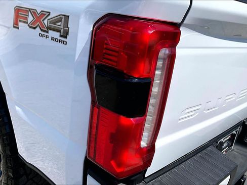 Used 2024 Ford F250 Lariat w/ Sport Appearance Package AWD/4WD image 28