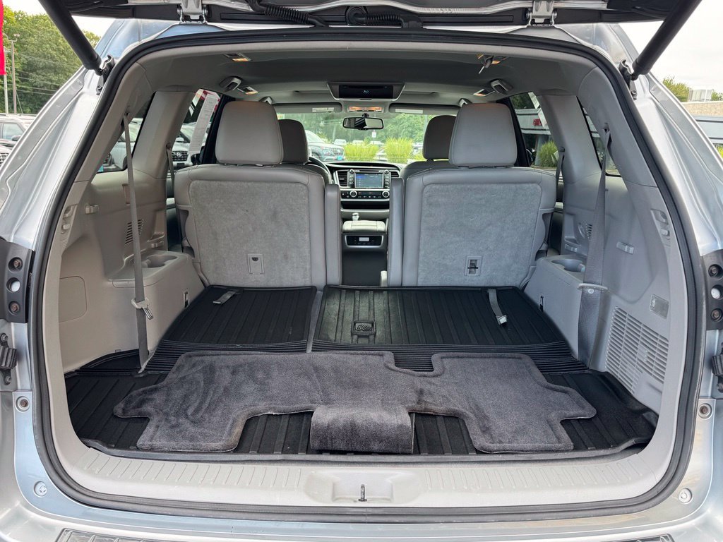 Used 2014 Toyota Highlander XLE AWD/4WD image 25