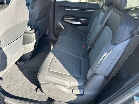 Used 2024 Kia EV9 Wind image 19