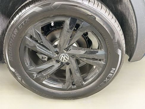 New 2025 Volkswagen Atlas Cross Sport SEL R-Line image 34