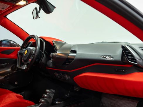 Used 2019 Ferrari 488 Pista Coupe RWD image 95