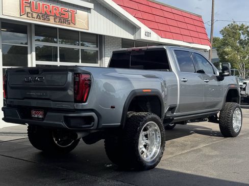 Used 2024 GMC Sierra 3500 Denali Ultimate AWD/4WD image 3