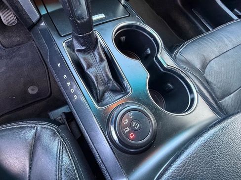 Used 2016 Ford Explorer Limited image 28