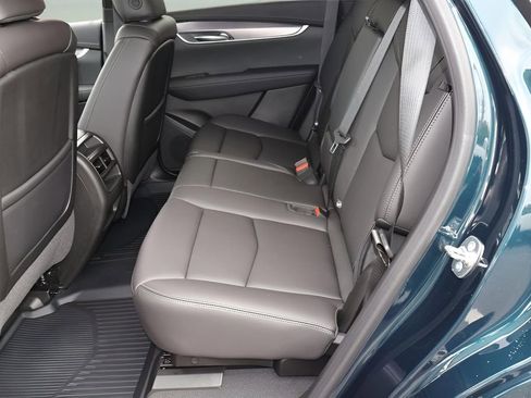 New 2026 Cadillac XT5 Luxury w/ LPO, ONYX Package image 13