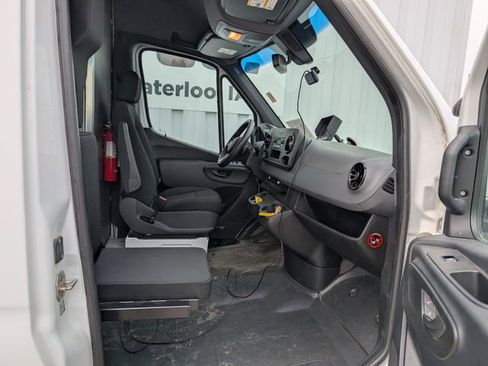 Used 2020 Mercedes-Benz Sprinter 2500 image 21