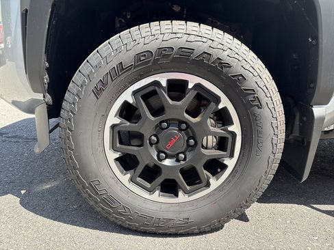 Certified 2026 Toyota Tacoma TRD Off-Road AWD/4WD image 10