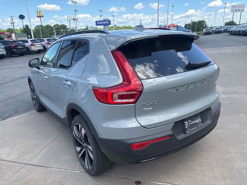 Used 2024 Volvo XC40 B5 Ultimate w/ Protection Package Premier AWD/4WD image 8