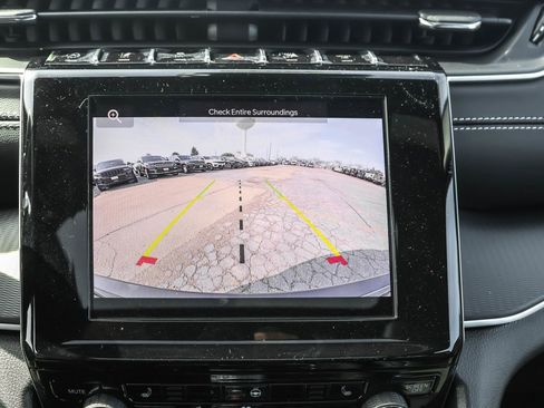 New 2025 Jeep Grand Cherokee Altitude image 19