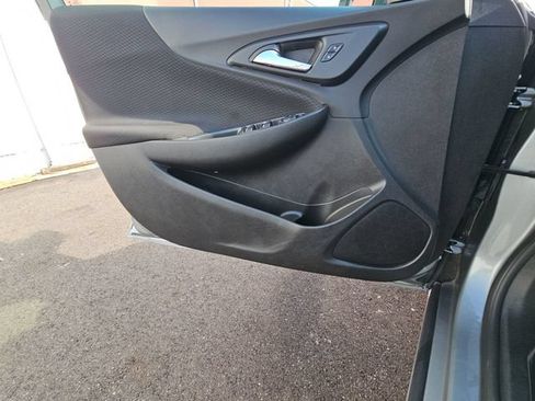 Used 2025 Chevrolet Malibu LT FWD image 25