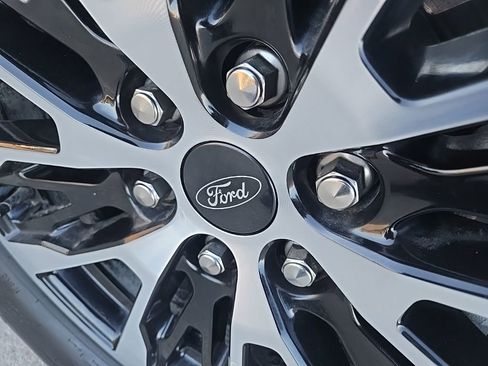 Used 2025 Ford Expedition Max Platinum image 26