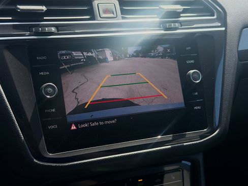 Certified 2023 Volkswagen Tiguan SE R-Line FWD image 13