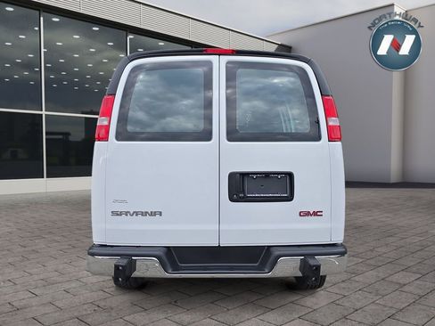 Used 2024 GMC Savana 2500 w/ Driver Convenience Package RWD image 4