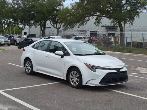 Used 2024 Toyota Corolla LE FWD image 3