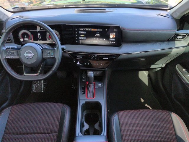 Used 2025 Nissan Kicks SR FWD image 14