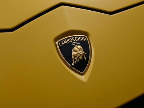 Used 2022 Lamborghini Urus image 13