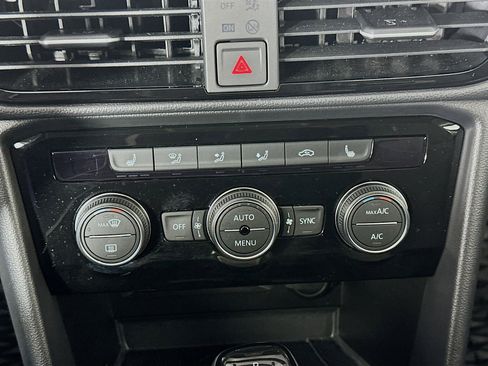 Used 2024 Volkswagen Taos SE image 23