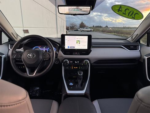 Used 2024 Toyota RAV4 Limited image 12