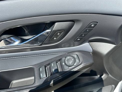 Certified 2021 Chevrolet Traverse Premier AWD/4WD image 17