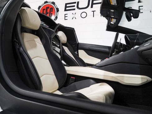 Used 2014 Lamborghini Aventador LP 700-4 image 16