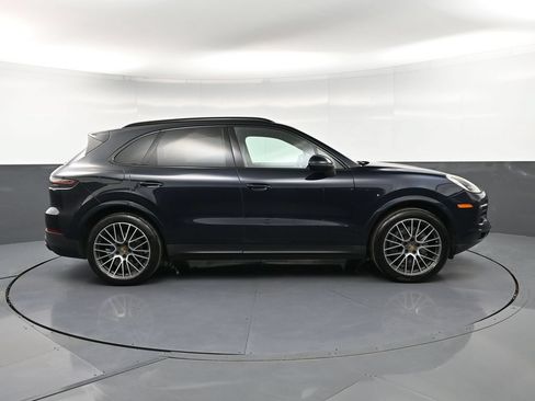 Certified 2022 Porsche Cayenne AWD/4WD image 9