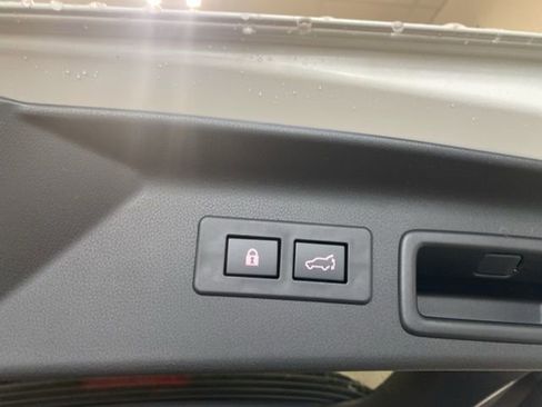 Used 2025 Subaru Forester Sport image 15