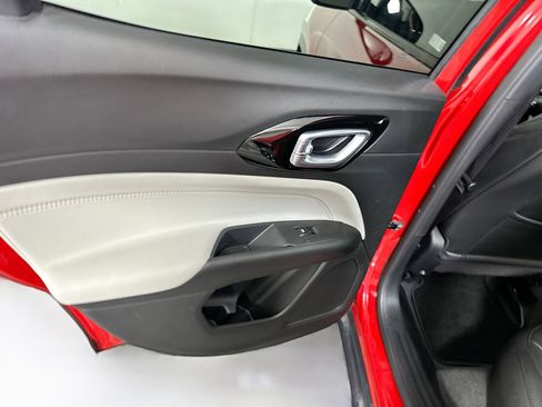 Used 2023 Jeep Compass Limited image 25