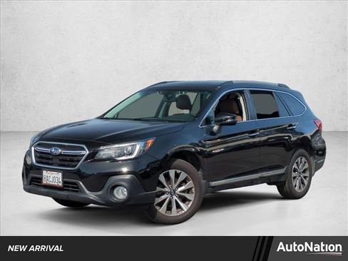 Used 2018 Subaru Outback 2.5i Touring image 1