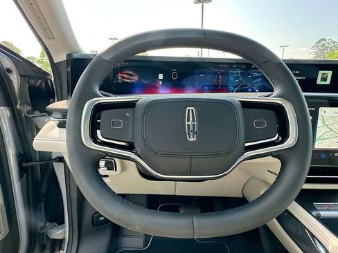 New 2026 Lincoln Nautilus Reserve AWD/4WD image 18