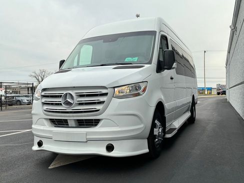 Used 2019 Mercedes-Benz Sprinter 170 w/ Driver Convenience Package image 16